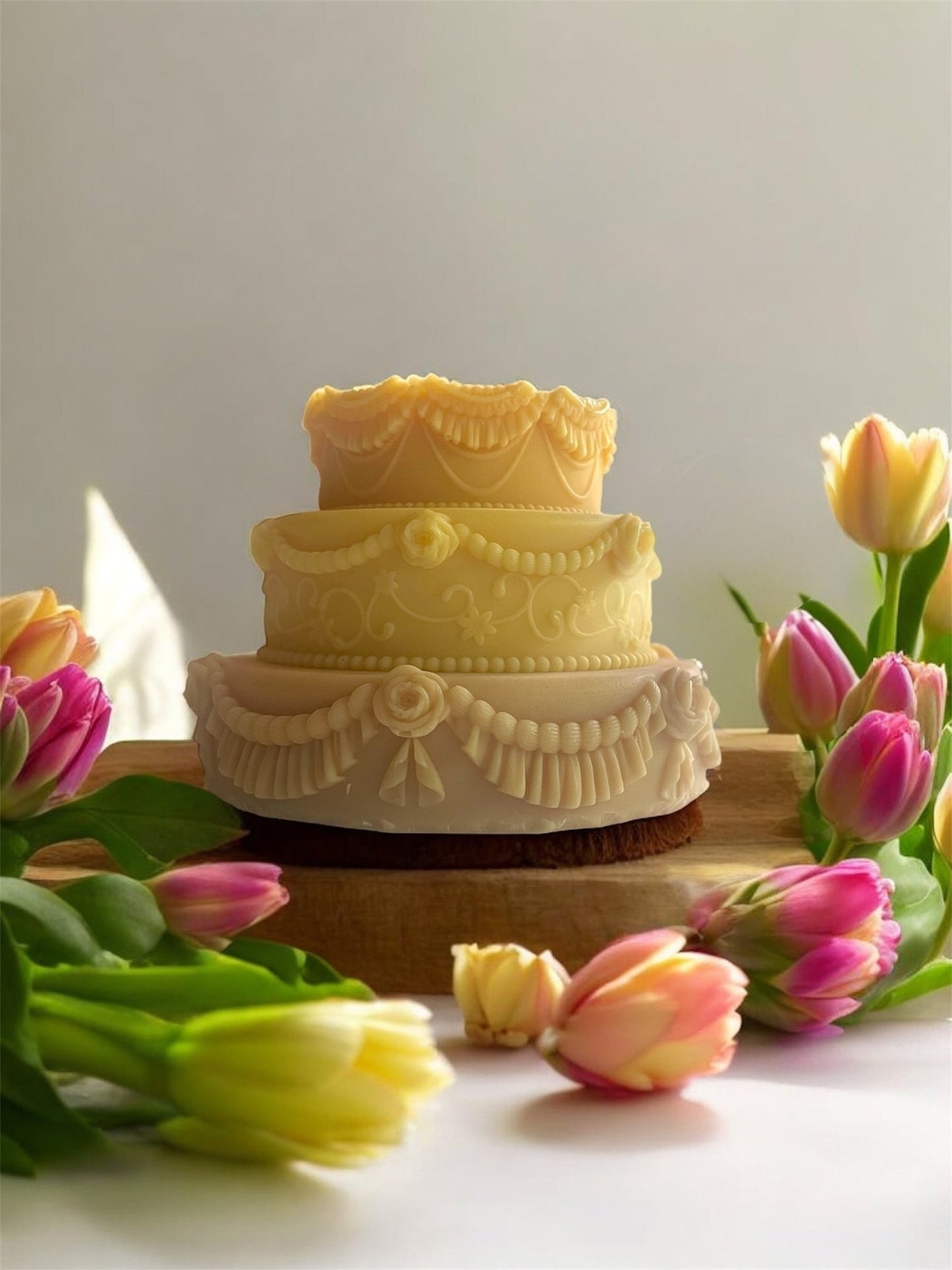 Creamy Bliss - Layered Cake Candle - AtelierCMXII